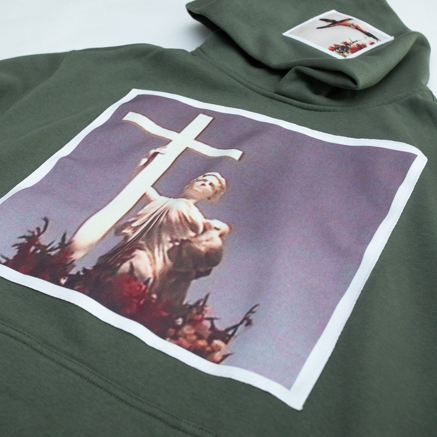 "LES ROSES DU CRUCIFIX" HOODIE